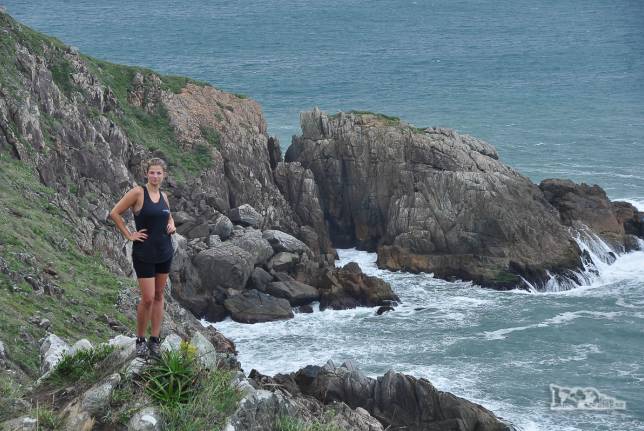 O belo cenário da trilha da Lagoinha do Leste, na costa sul de Florianópolis, em Santa Catarina